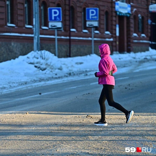 Занятия спортом по графику даже 1 января — пермячка собралась с силами на пробежку | Источник: Василина Любимова / 59.RU