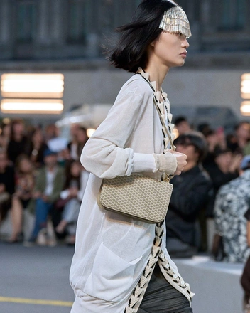 Louis Vuitton SS27 | Источник: louisvuitton / Instagram (экстремистская организация, деятельность запрещена на территории РФ)