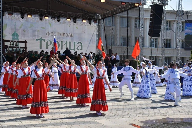 Композиция «Городовой». Автор фото — Ольга Старухина, пресс-служба администрации Троицкого округа. | Источник: pravmin.gov74.ru