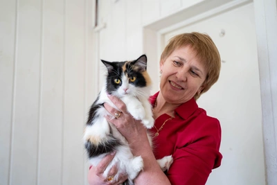 Tyumen volunteers rescue cats abandoned during urban renewal