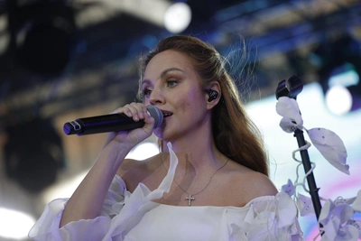 МакSим снова перенесла концерты в Югре