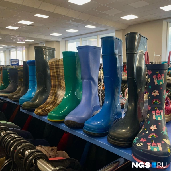 Можно купить и взрослые, и детские модели  | Источник: Алена Золотухина / NGS.RU