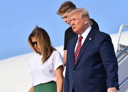 Трампы вернулись в Белый дом после отпуска