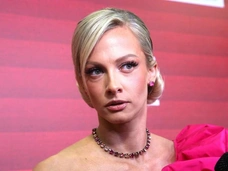Полина Максимова: «Когда играю роковуху, это выглядит как пародия. Моя сексуальность — в юморе»