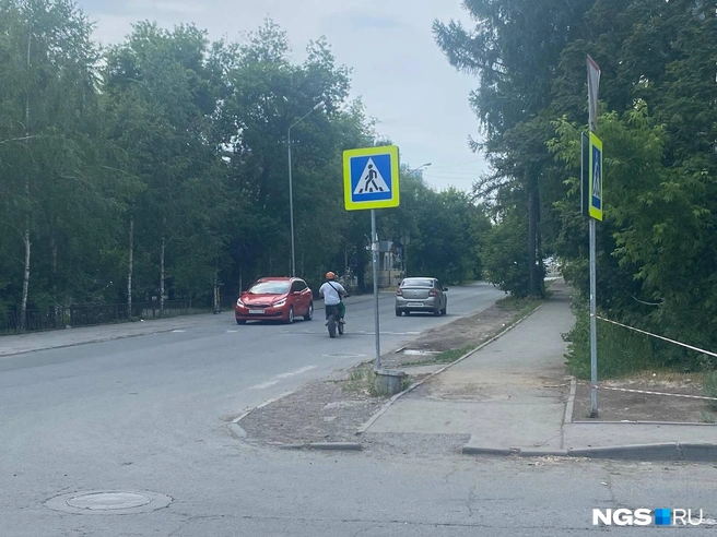 Первые подростки на питбайках выезжают на дороги к шести вечера | Источник: Эмиль Фукс / NGS.RU