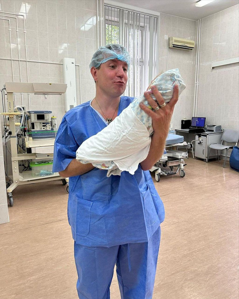 Рыженькая из «Тату» стала мамой: первое фото Лены Катиной после родов