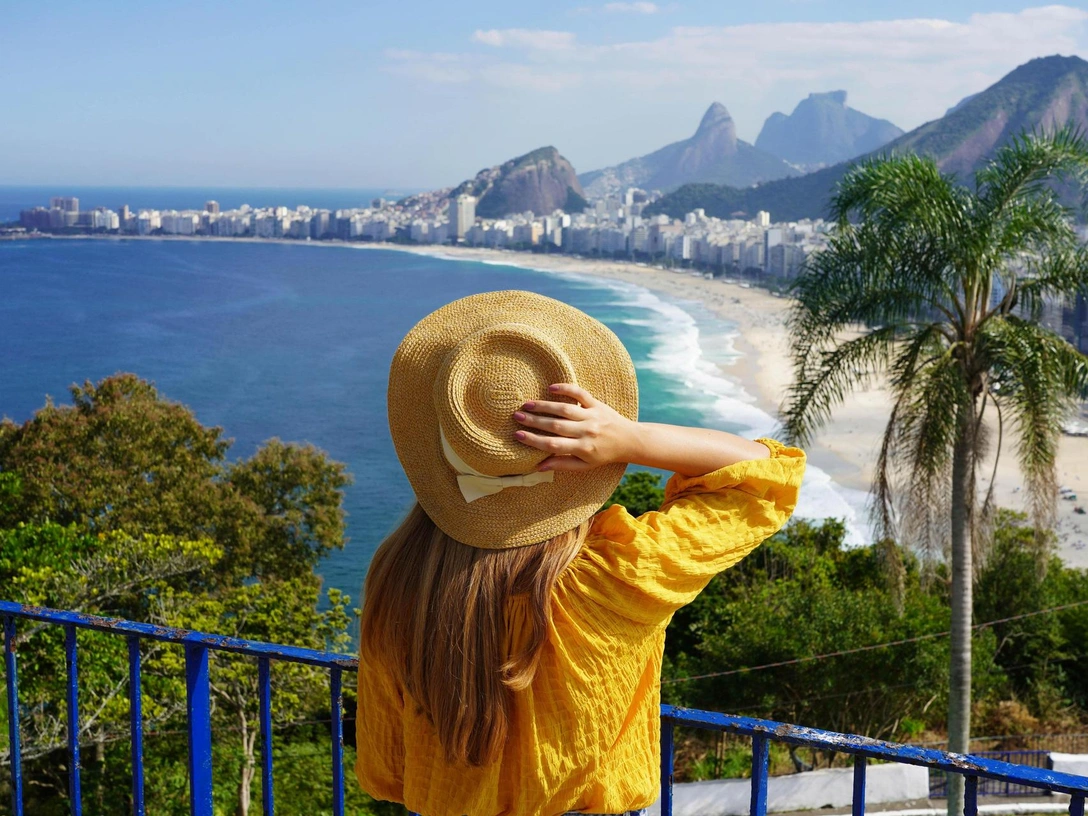 Финансовые хитрости: как выбраться из «денежной ямы», если вы слишком много потратили в отпуске | marieclaire.ru