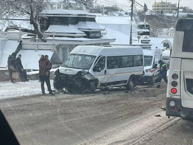 В Сергиевом Посаде случилась массовая авария с участием маршрутки | Источник: «Сергиев Посад Life» / T.me