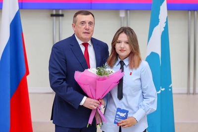 Юным сахалинцам вручили первые паспорта в День России