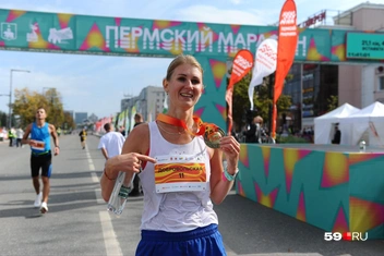 Спортсменка радуется, что стала одной из лучших | Источник: Ирина Тропина / 59.RU
