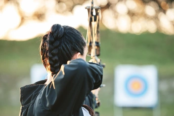 «Не в бровь, а в глаз»: почему нас так впечатляют чужие слова