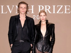 Перминова удалила фото с бойфрендом из соцсетей, но прилетела к нему в Париж с детьми