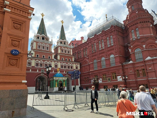 Красная площадь огорожена заборами в связи с мероприятием | Источник: Арина Майорова / MSK1.RU