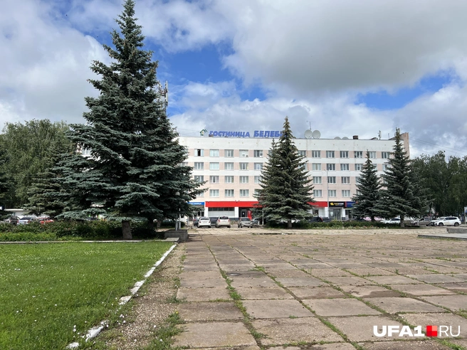 Даже возле районной администрации нет порядка | Источник: Андрей Бирюков / UFA1.RU