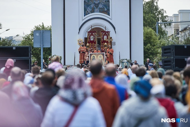 В этом году шествие завершилось у часовни Николая Чудотворца | Источник: Александр Ощепков / NGS.RU