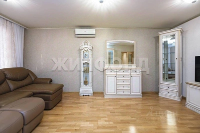 Квартиру с видом на Оперный продают за 36 млн рублей