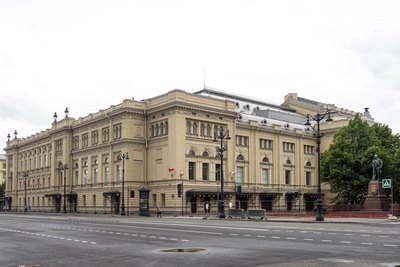 Дорогой рояль и нарушения в работе «Единого заказчика»