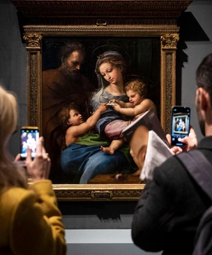 ИИ обнаружил необычную деталь, скрытую в знаменитом шедевре Рафаэля