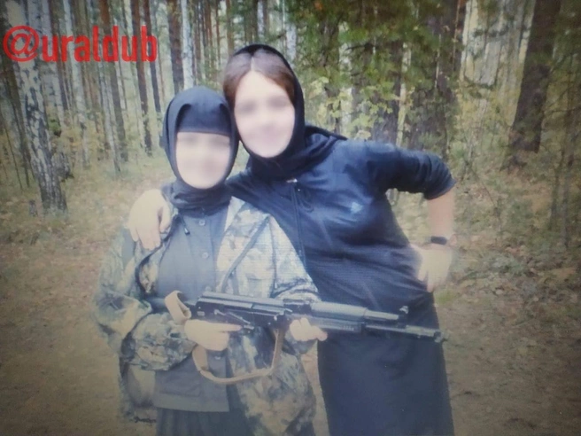 Христина отметила, что, судя по фото, они сделаны примерно в 2012 году | Источник: uraldub / Telegram.org