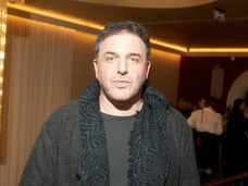 Влюбленный Максим Виторган опубликовал фото с новой девушкой: «Сразу схватил ее, а то уведут!»
