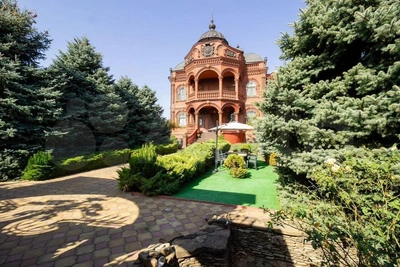 130M Ruble Mansion with Swarovski Chandelier in Krasnodar