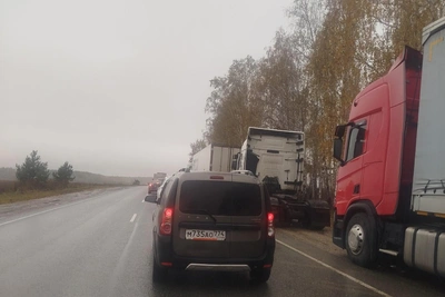 Трассы Челябинской области перекрыты: водители в заторах
