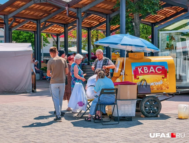 Холодный квас прямо на центральной площади | Источник: Булат Салихов / UFA1.RU