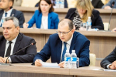 Олег Николаев потребовал чёткий регламент подготовки МКД к отоплению