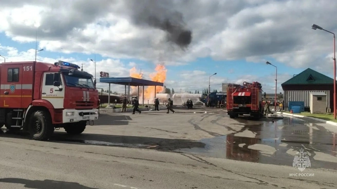 Сотрудник газовой автозаправки получил ожоги в Барнауле из-за пожара | Источник: ГУ МЧС по Алтайскому краю