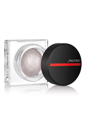 Шиммер для лица, глаз и губ Aura Dew, ShiseidoМногофункциональное средство для создания разной степени сияния. Формула продукта не пигментирована и содержит мельчайшие частицы перламутра, благодаря чему легко без границ сливается с кожей любого подтона.