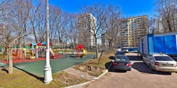 Вот так раньше выглядел двор жилого дома | Источник: Яндекс.Карты