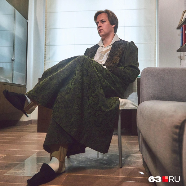 —&nbsp;Сложнее всего найти ткань для фрака, потому что сукно у нас сейчас толком не производят | Источник: Роман Данилкин / 63.RU