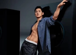 Мингю из SEVENTEEN вновь играет мышцами и джинсами в кампейне Calvin Klein: 10 фото