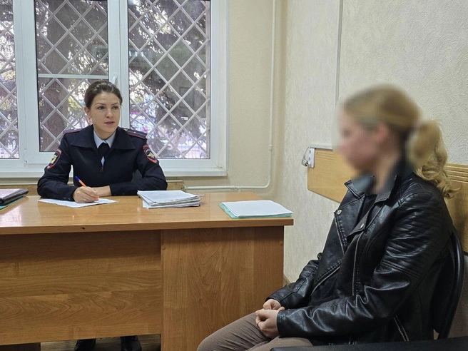 Девочка ушла в легких резиновых тапках | Источник: Отдел МВД по Каневскому району / T.me