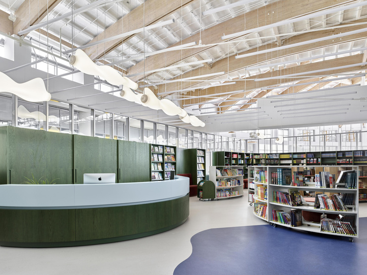 В гимназии Сколково обновили библиотеку — вот что получилось!