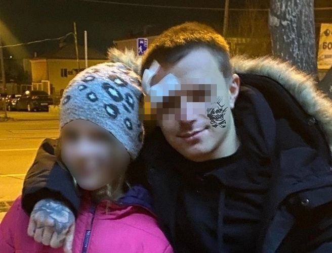 На фото — Владислав со своей младшей сестрой | Источник: Светлана