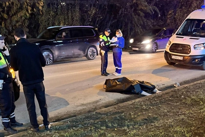 На Широкой Речке пешеход погиб под колёсами