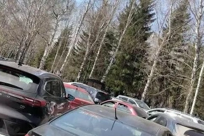 В Уфе пробка на дороге от Северного кладбища