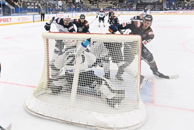 Первый период остался за гостями | Источник: ХК «Южный Урал» Орск / t.me