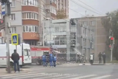 В Рязани на улице Семашко горит офисное здание