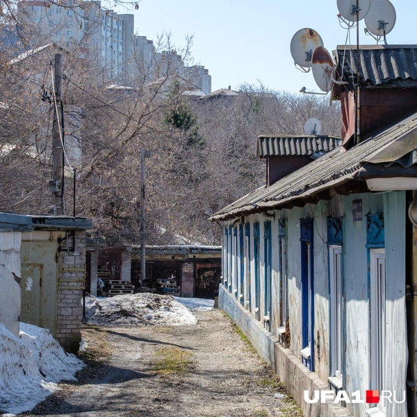 Узкие улочки и гаражи частников | Источник: Булат Салихов / UFA1.RU