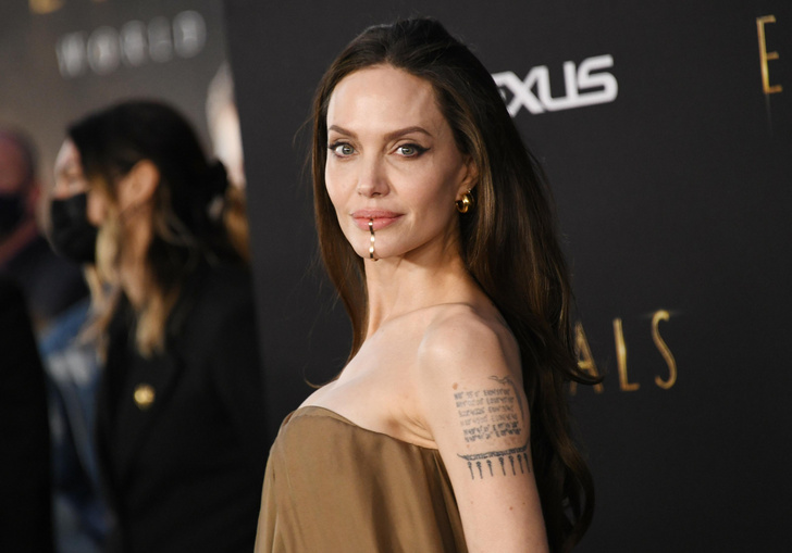 Анджелина Джоли запускает свой бренд одежды: в чем его уникальность