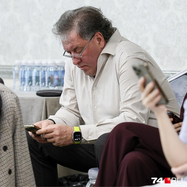 Гендиректор холдинга «Мегаполис» Александр Одольский присел на галерке  | Источник: Наталья Лапцевич 