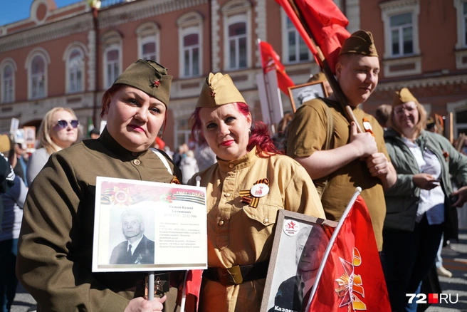 Сестры каждый год участвуют в шествии  | Источник: Илья Чикотин / 72.RU