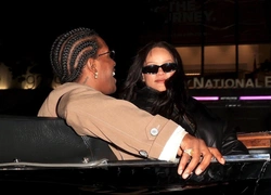 Первое публичное появление Рианны после рождения третьего ребенка