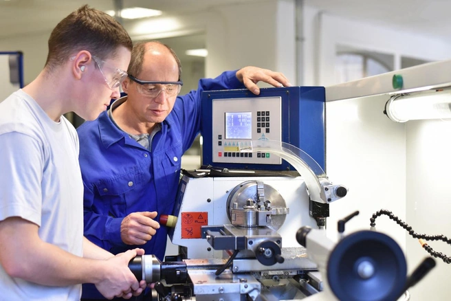 Аттестация промбезопасности 2025: для ОПО новые требования | Источник: industryview/istockphoto