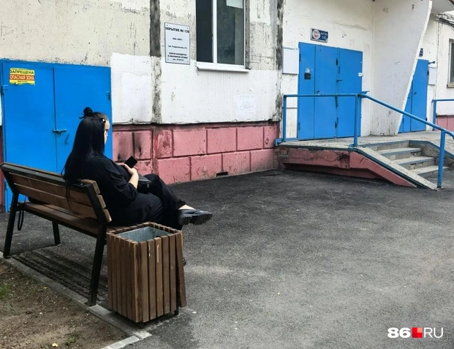 Рядом с убежищем на Студенческой улице все спокойно | Источник: Анастасия Шевякова / 86.RU