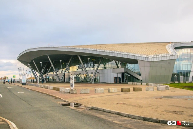 Самарский аэропорт временно не выпускает и не принимает самолеты | Источник: Роман Данилкин / 63.RU