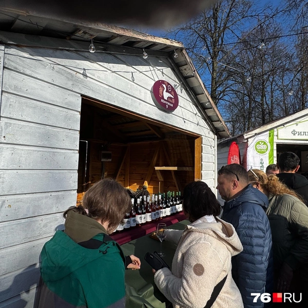 Стоимость бутылки&nbsp;— в среднем от 1000 и до нескольких тысяч рублей. В основном представлены в разбеге 1500–2000 за бутылку | Источник: Анна Елкина / 76.RU