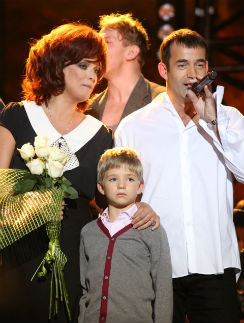 Дроздова и певцов с сыном последние фото